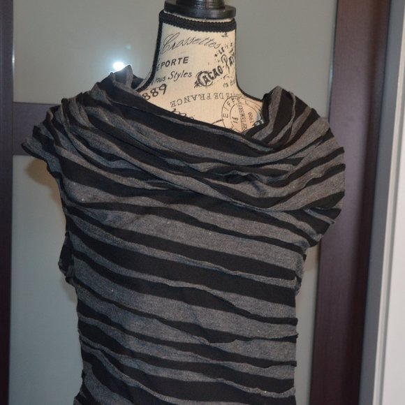 Dress - Picture 2 of 8